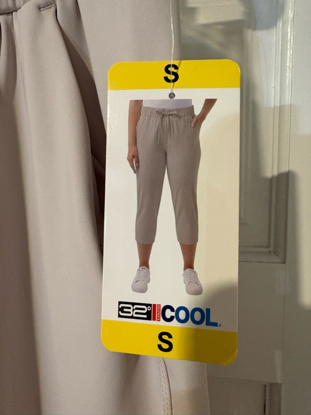 NWT 32 Degrees Women’s Small
Cool Drawstring Capris - Cream color - Picture 3 of 8